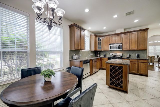 2 Ginger Jar Street, The Woodlands, TX 77382