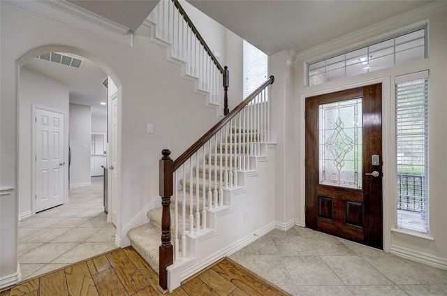 2 Ginger Jar Street, The Woodlands, TX 77382