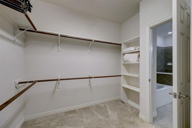 2 Ginger Jar Street, The Woodlands, TX 77382
