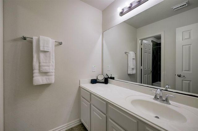 2 Ginger Jar Street, The Woodlands, TX 77382