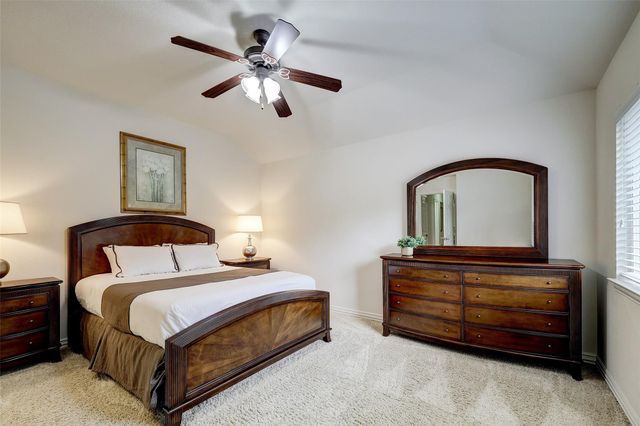 2 Ginger Jar Street, The Woodlands, TX 77382