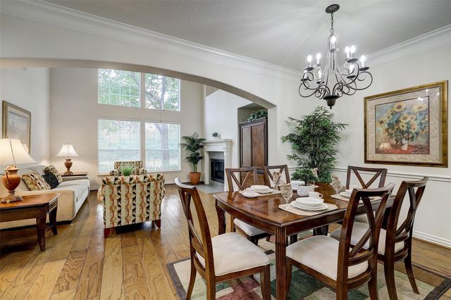 2 Ginger Jar Street, The Woodlands, TX 77382
