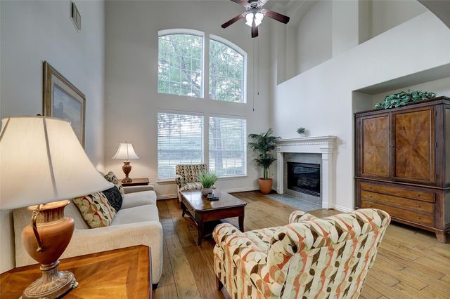 2 Ginger Jar Street, The Woodlands, TX 77382