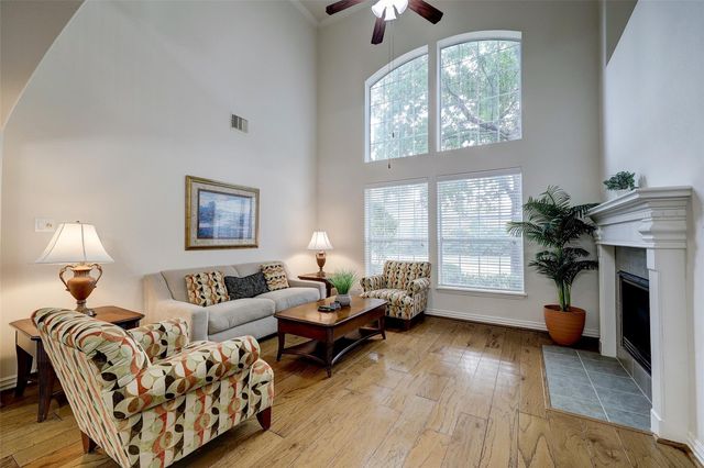 2 Ginger Jar Street, The Woodlands, TX 77382