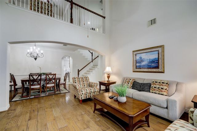 2 Ginger Jar Street, The Woodlands, TX 77382