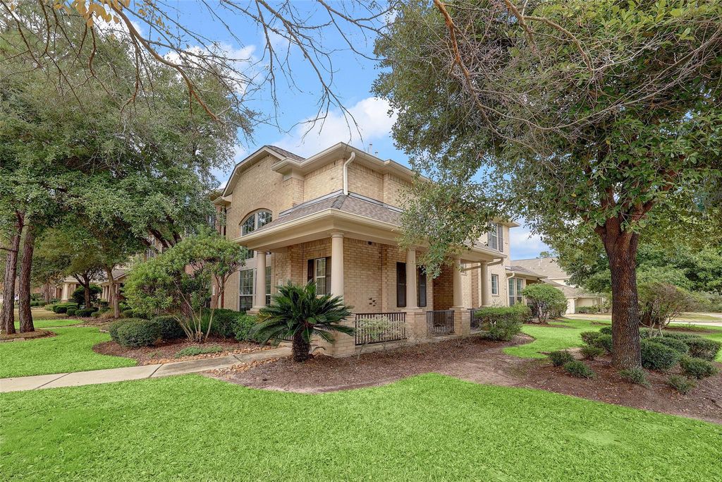 2 Ginger Jar Street, The Woodlands, TX 77382