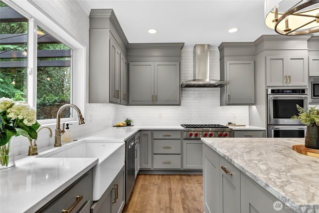 25901 NE 1st Place, Sammamish, WA 98074