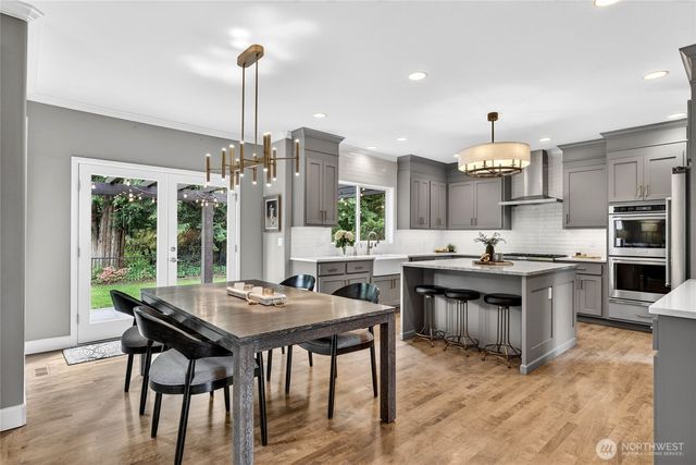25901 NE 1st Place, Sammamish, WA 98074