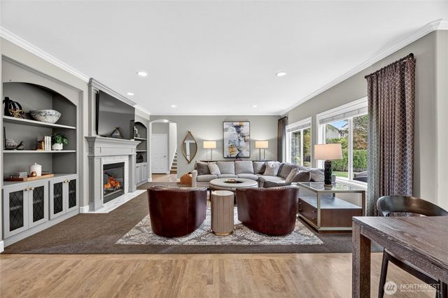 25901 NE 1st Place, Sammamish, WA 98074