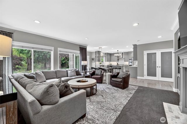 25901 NE 1st Place, Sammamish, WA 98074