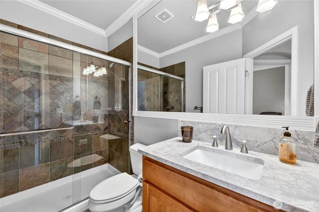 25901 NE 1st Place, Sammamish, WA 98074