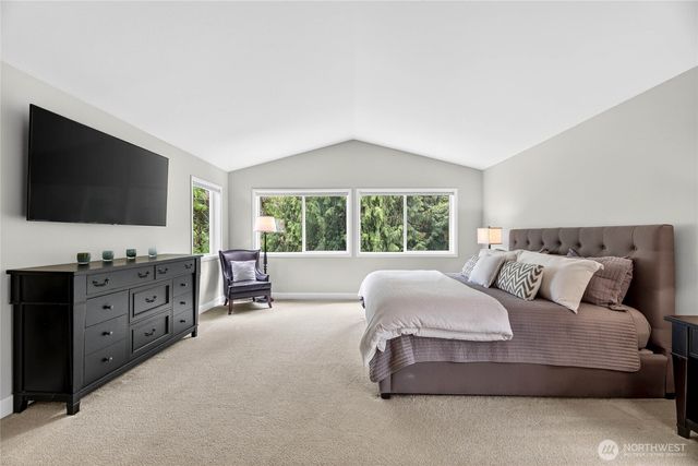 25901 NE 1st Place, Sammamish, WA 98074