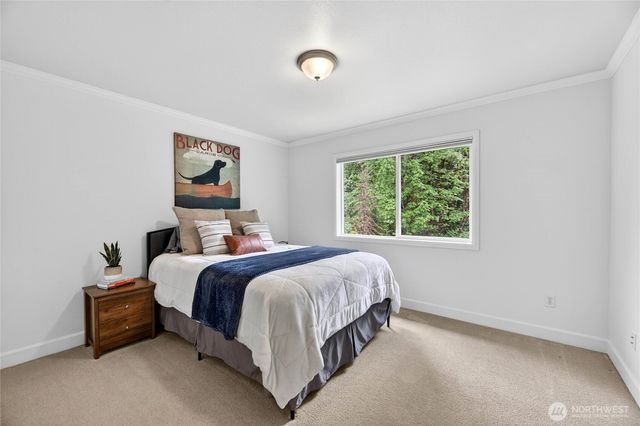 25901 NE 1st Place, Sammamish, WA 98074