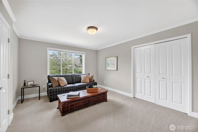 25901 NE 1st Place, Sammamish, WA 98074