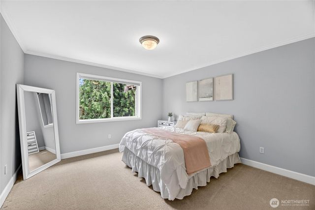 25901 NE 1st Place, Sammamish, WA 98074