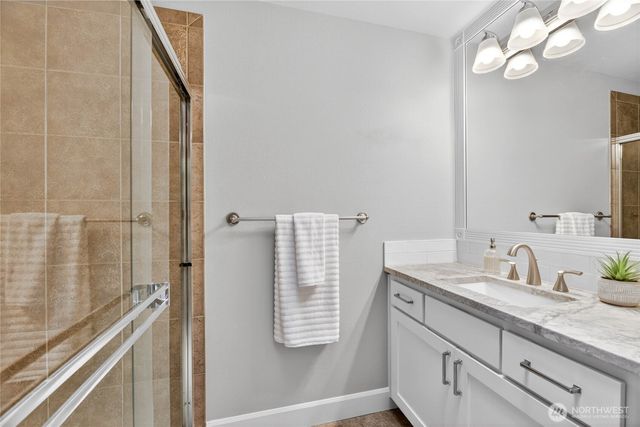 25901 NE 1st Place, Sammamish, WA 98074