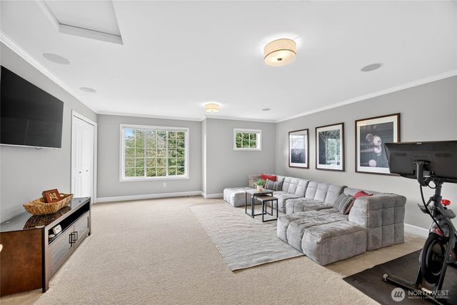 25901 NE 1st Place, Sammamish, WA 98074