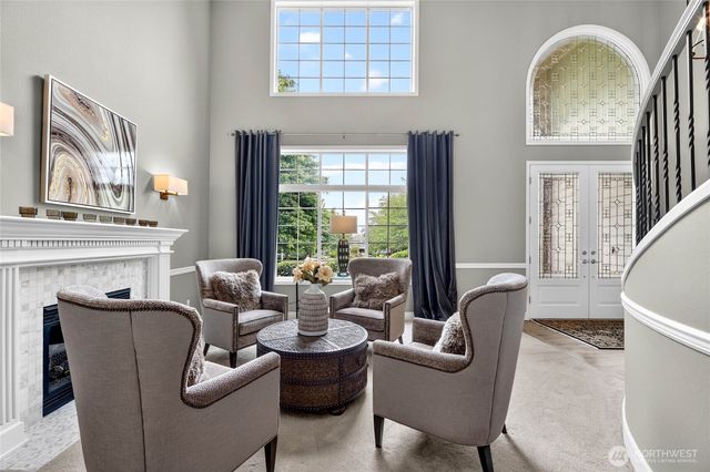 25901 NE 1st Place, Sammamish, WA 98074