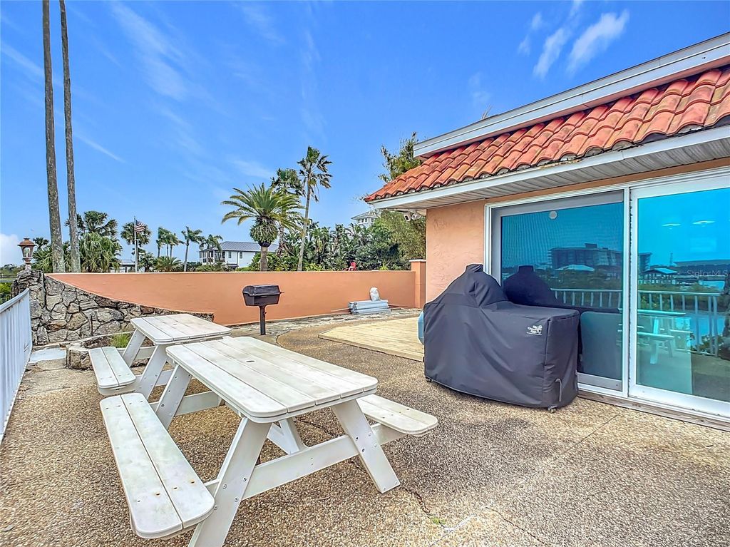 Image 25 of property listing at 2 RICHMOND DRIVE, New Smyrna Beach, FL 32169