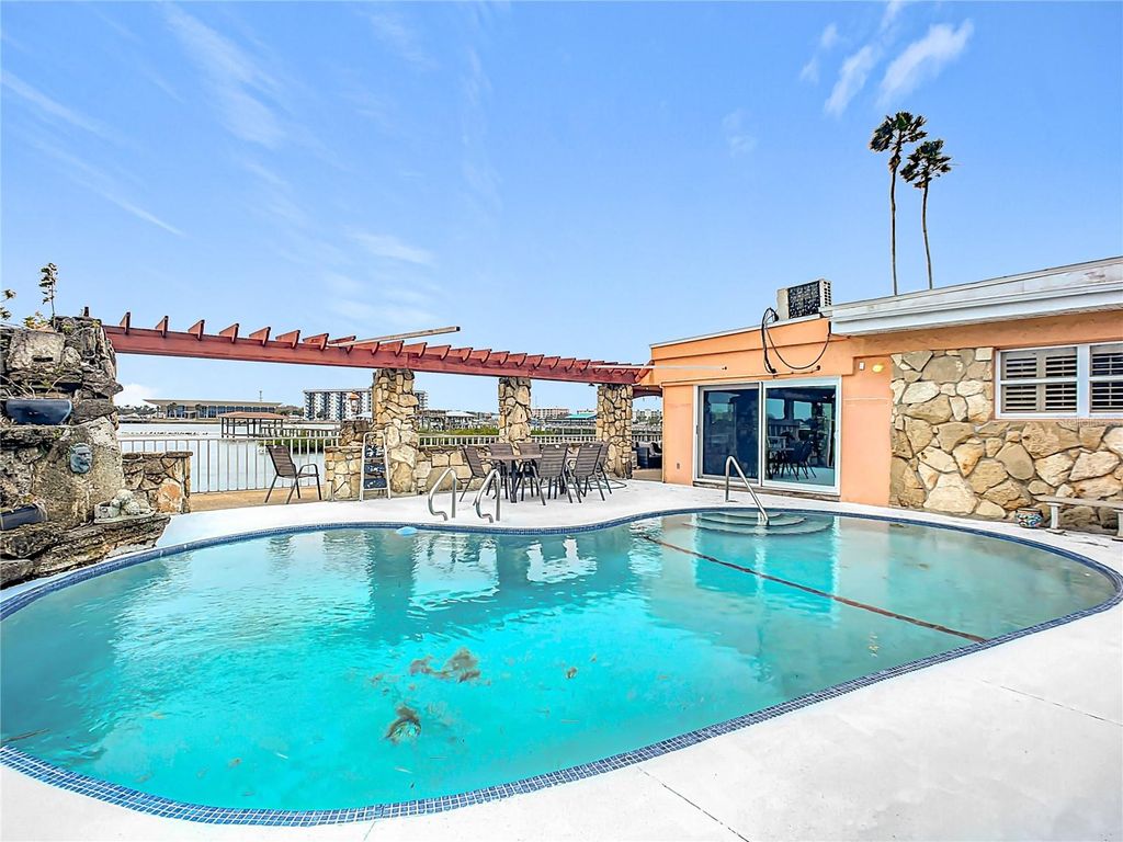 Image 31 of property listing at 2 RICHMOND DRIVE, New Smyrna Beach, FL 32169