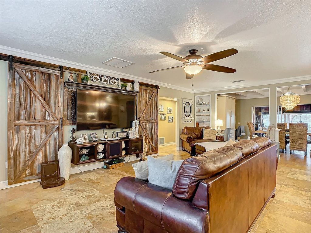 Image 8 of property listing at 2 RICHMOND DRIVE, New Smyrna Beach, FL 32169