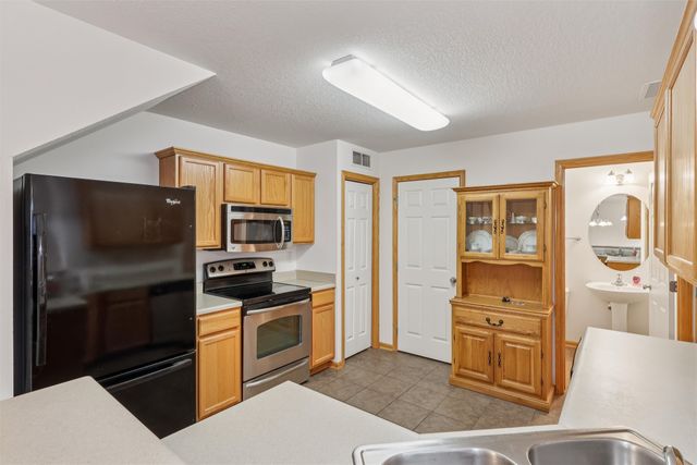 601 Orchard Hills Drive 6010, Norwalk, IA 50211