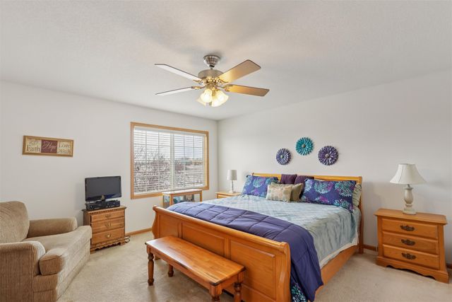 601 Orchard Hills Drive 6010, Norwalk, IA 50211