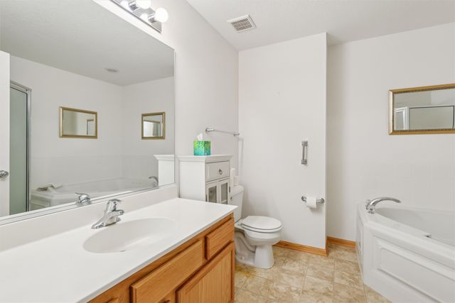 601 Orchard Hills Drive 6010, Norwalk, IA 50211