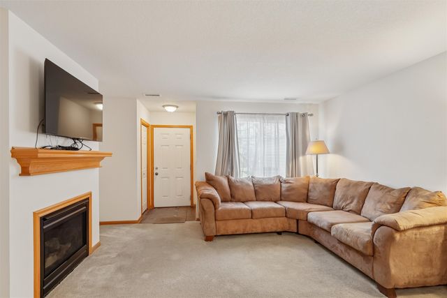 601 Orchard Hills Drive 6010, Norwalk, IA 50211