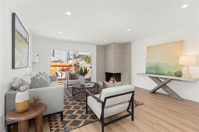 521 S Lyon 49, Santa Ana, CA 92701