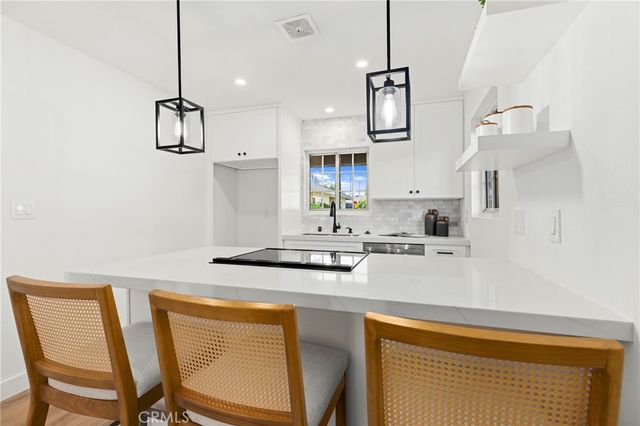521 S Lyon 49, Santa Ana, CA 92701