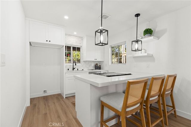 521 S Lyon 49, Santa Ana, CA 92701