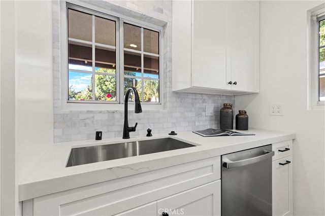521 S Lyon 49, Santa Ana, CA 92701