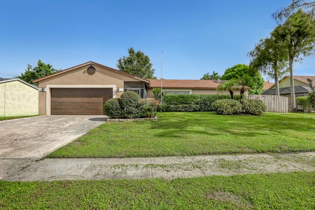 102 SAND PINE Way, Royal Palm Beach, FL 33411