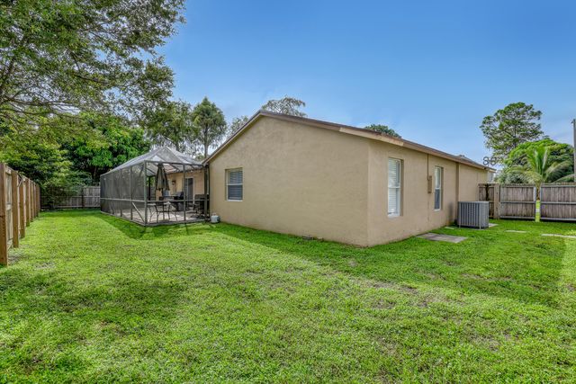 102 SAND PINE Way, Royal Palm Beach, FL 33411