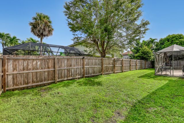 102 SAND PINE Way, Royal Palm Beach, FL 33411