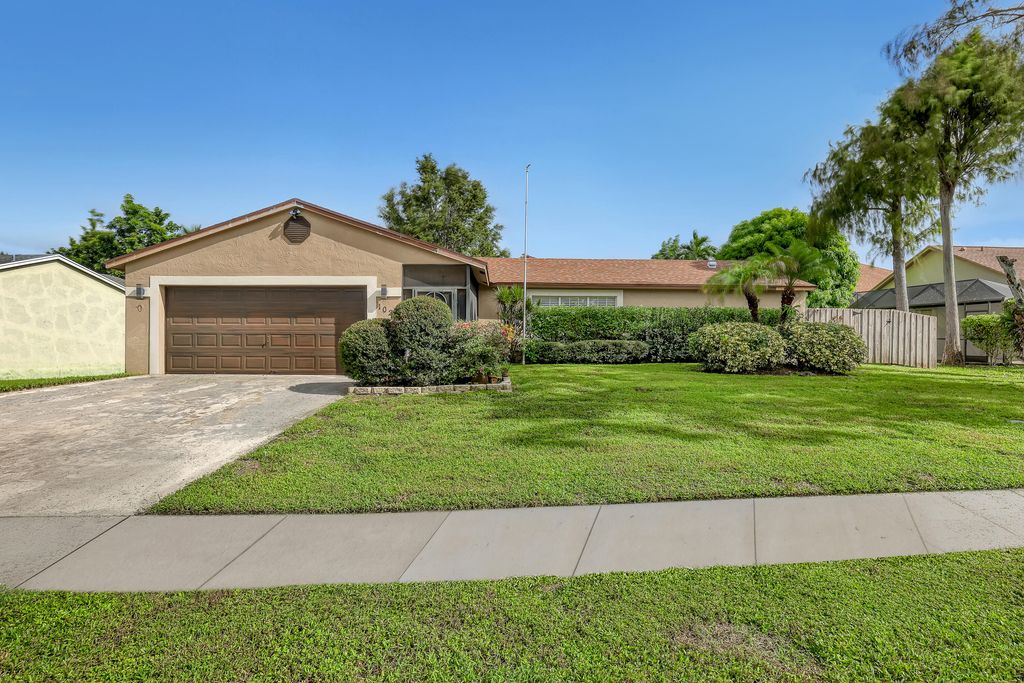 102 SAND PINE Way, Royal Palm Beach, FL 33411
