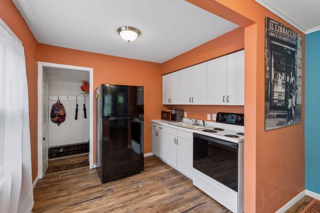 2924 Blackstone Avenue, Saint Louis Park, MN 55416