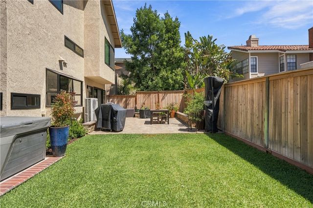 22622 Wood Shadow Lane, Lake Forest, CA 92630