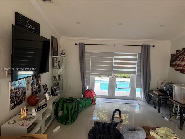 19633 NW 62nd Pl, Miami, FL 33015