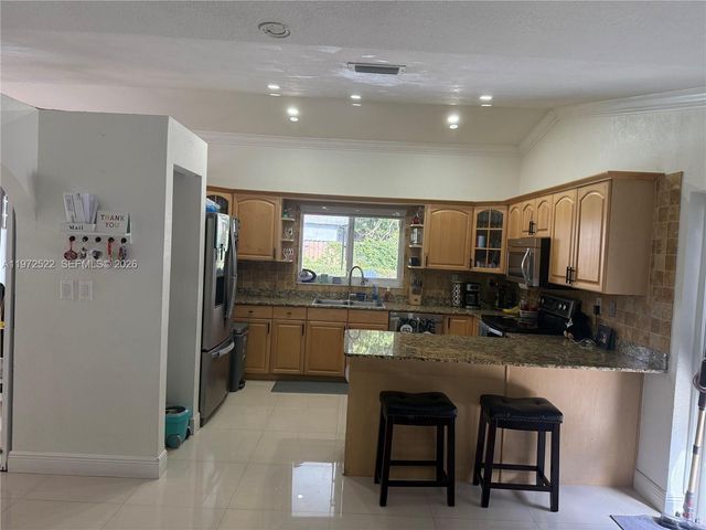 19633 NW 62nd Pl, Miami, FL 33015