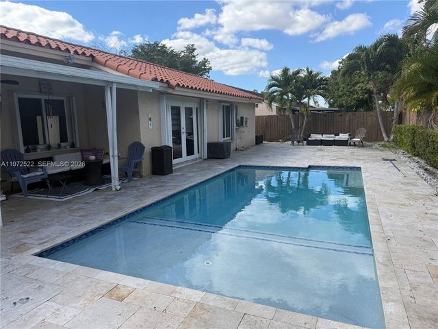 19633 NW 62nd Pl, Miami, FL 33015