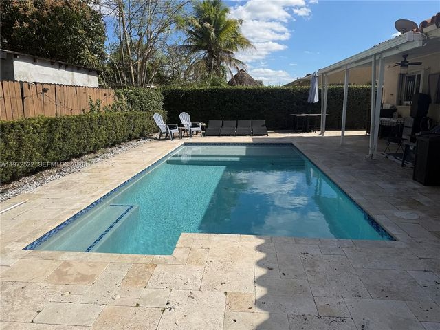 19633 NW 62nd Pl, Miami, FL 33015