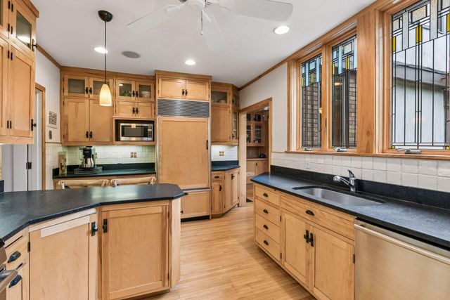 2316 Oliver Avenue S, Minneapolis, MN 55405