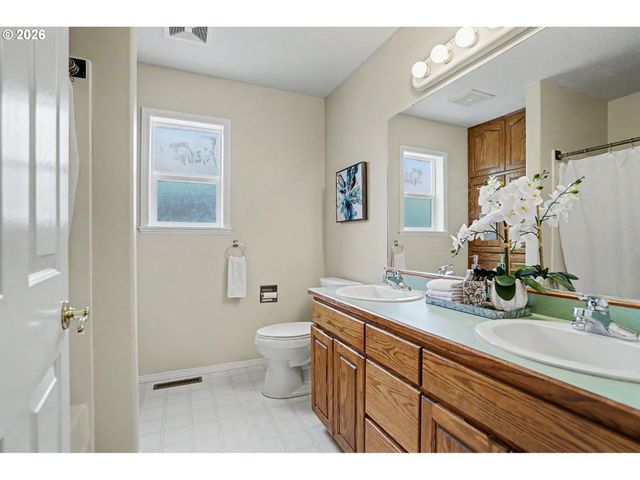 1759 SUNBURST Ter, Salem, OR 97304