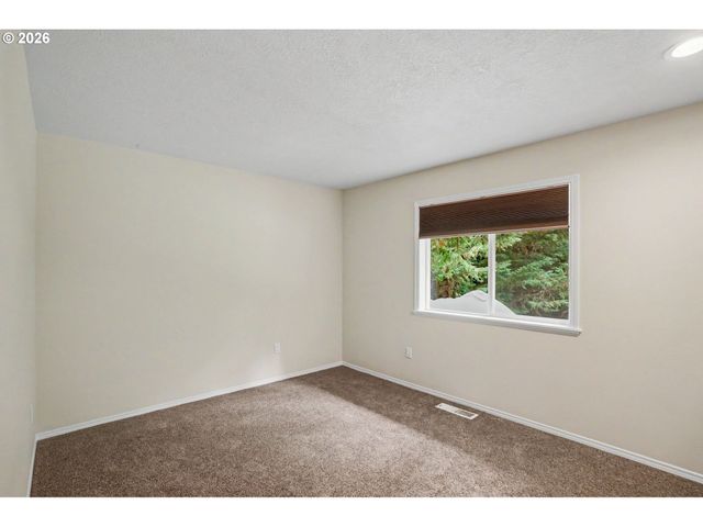 1759 SUNBURST Ter, Salem, OR 97304