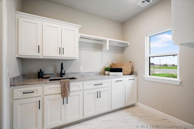 5521 E 136th Place N, Collinsville, OK 74021