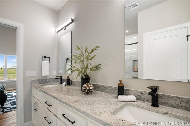 5521 E 136th Place N, Collinsville, OK 74021