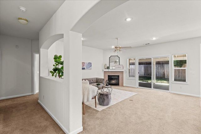 1109 Deitz Cir, Oakdale, CA 95361