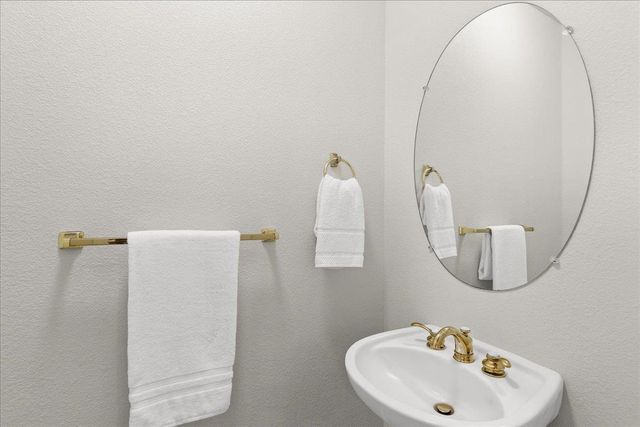 1109 Deitz Cir, Oakdale, CA 95361